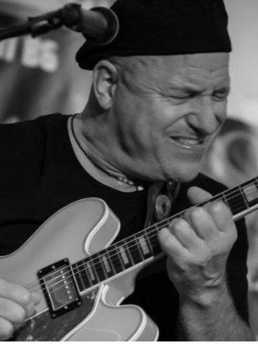 Music & Wine with Jimmy Hewitt