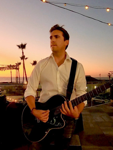 Live Entertainment - Daniel Alvarez