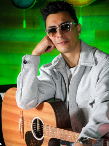 Cougar Vineyard & Winery - Live Music ~ Lex Borja