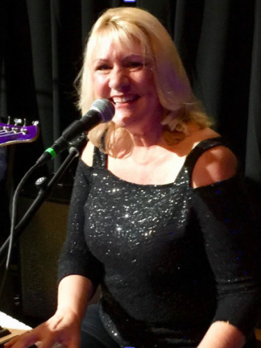 Cougar Vineyard & Winery - Live Music ~ Paula Arlich and Rosalie Porter
