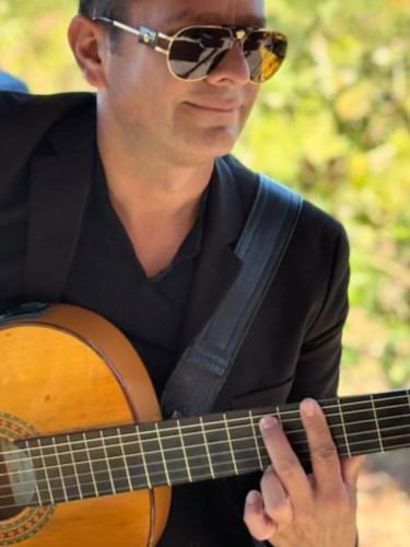 Cougar Vineyard & Winery - David Maldonado ~ Live Music