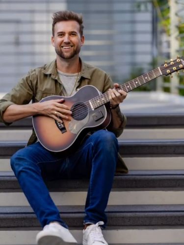 Live Music on the Lawn | Blake Harper