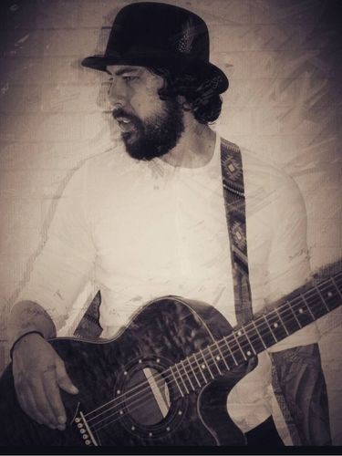 Live Music on the Lawn | Simon Sole