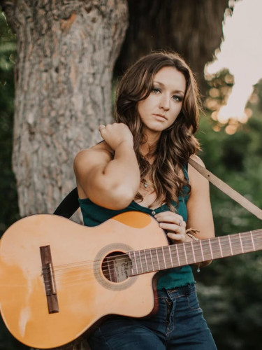Live Music on the Lawn | Gina Roode