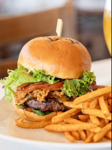 Falkner Winery - Twice as nice at the Pinnacle 2 For 1 Burger Special 